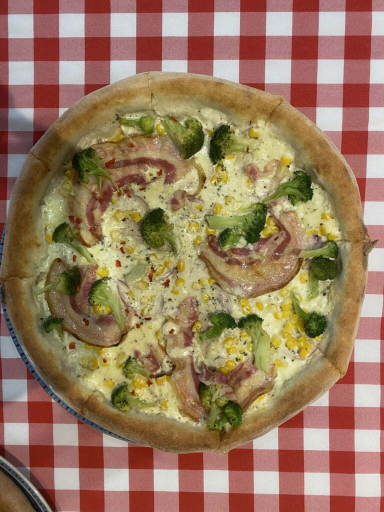 pizza bianca broccoli